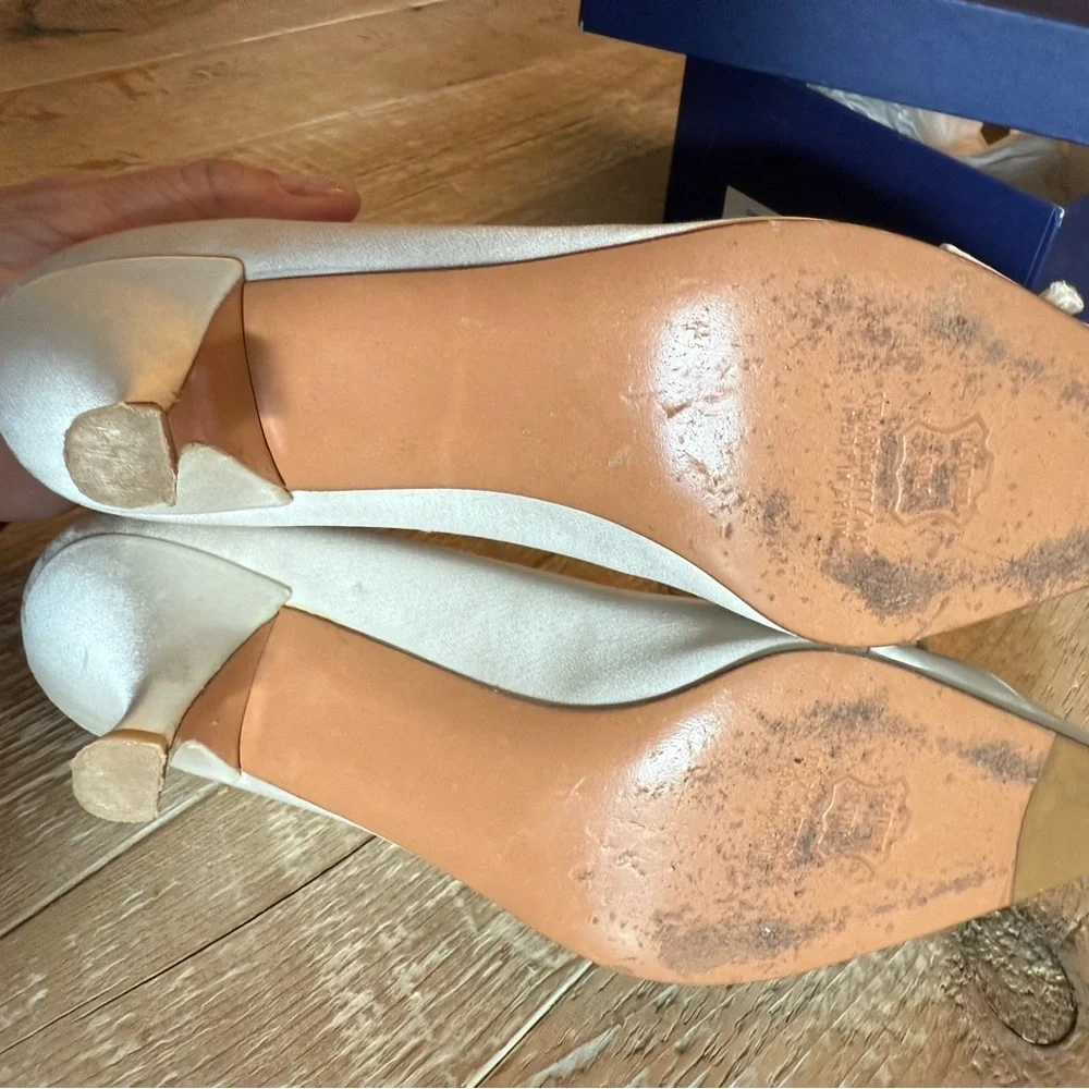 Stuart Weitzman Carnegie Champagne Satin Pointed-Toe Kitten Heels with Bow 6.5
